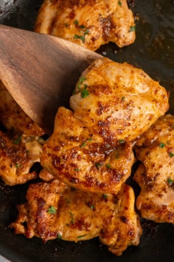 Easy Skillet Chicken Thighs - The Cooking Duo
